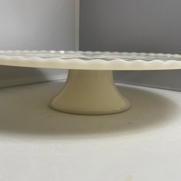 Vintage White Milk Glass Anchor Hocking 10" Round Pedestal Cake Stand Plate - Picture 3 of 8